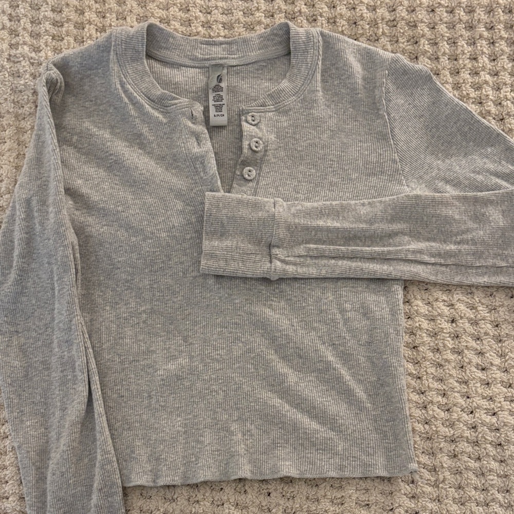 SKIMS Long Sleeve Cropped Henley Shirt